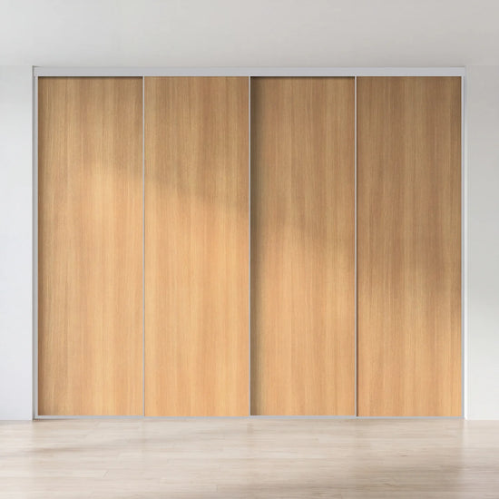 Eikenhouten schuifdeurwand op maat met 4 deuren en aluminium profiel
