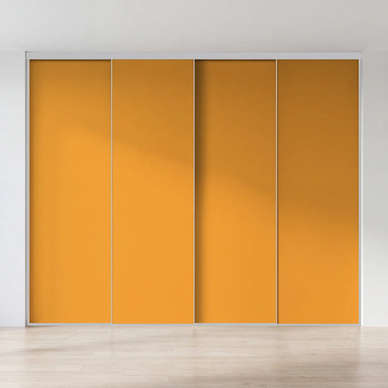 Gele schuifdeurwand op maat met 4 deuren en aluminium profiel