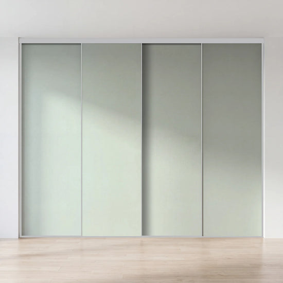 Nevelgrijze schuifdeurwand op maat met 4 deuren en aluminium profiel