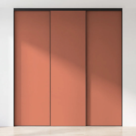 Terra schuifdeurwand op maat met 3 deuren en zwart profiel