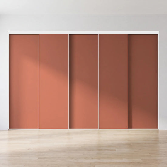 Terra schuifdeurwand op maat met 5 deuren en wit profiel