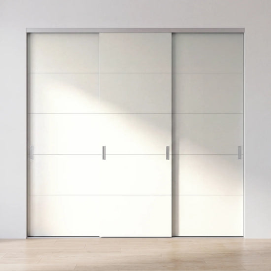 Wit paneel schuifdeur op maat, horizontaal gelijnd, met 3 deuren en aluminium profiel