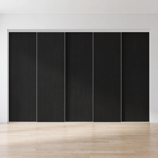 Zwart houten schuifdeurwand op maat met 5 deuren en aluminium profiel